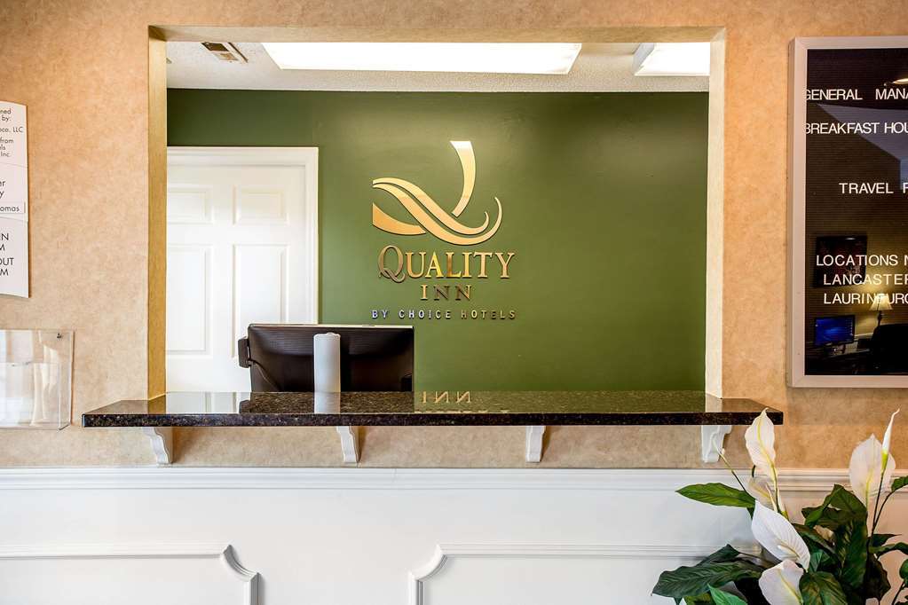 Quality Inn Cheraw Beltér fotó